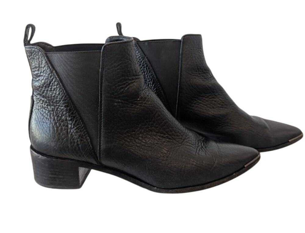 Acne Studios Jensen Black Grained Leather Pointy Toe Chelsea Boots 40 US 9.5